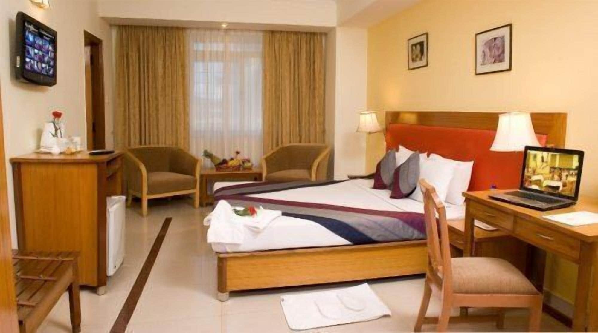 Ramanashree Brunton Hotel Bangalore Exterior foto