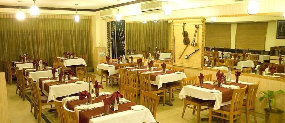 Ramanashree Brunton Hotel Bangalore Exterior foto