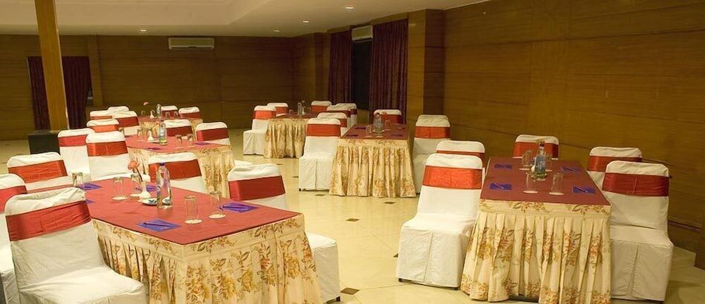 Ramanashree Brunton Hotel Bangalore Exterior foto