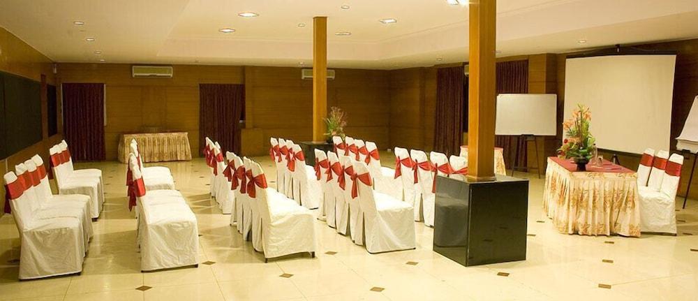 Ramanashree Brunton Hotel Bangalore Exterior foto